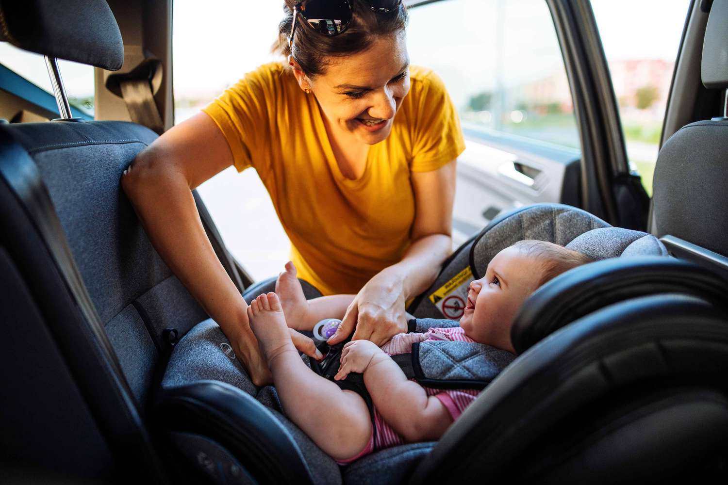 How to Keep Baby Cool in Car Seat: 9 Easy Ways