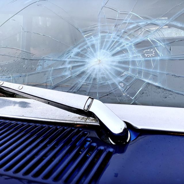 How to Safely Remove Broken Glass from Your Car: Quick and Easy Cleaning Tips